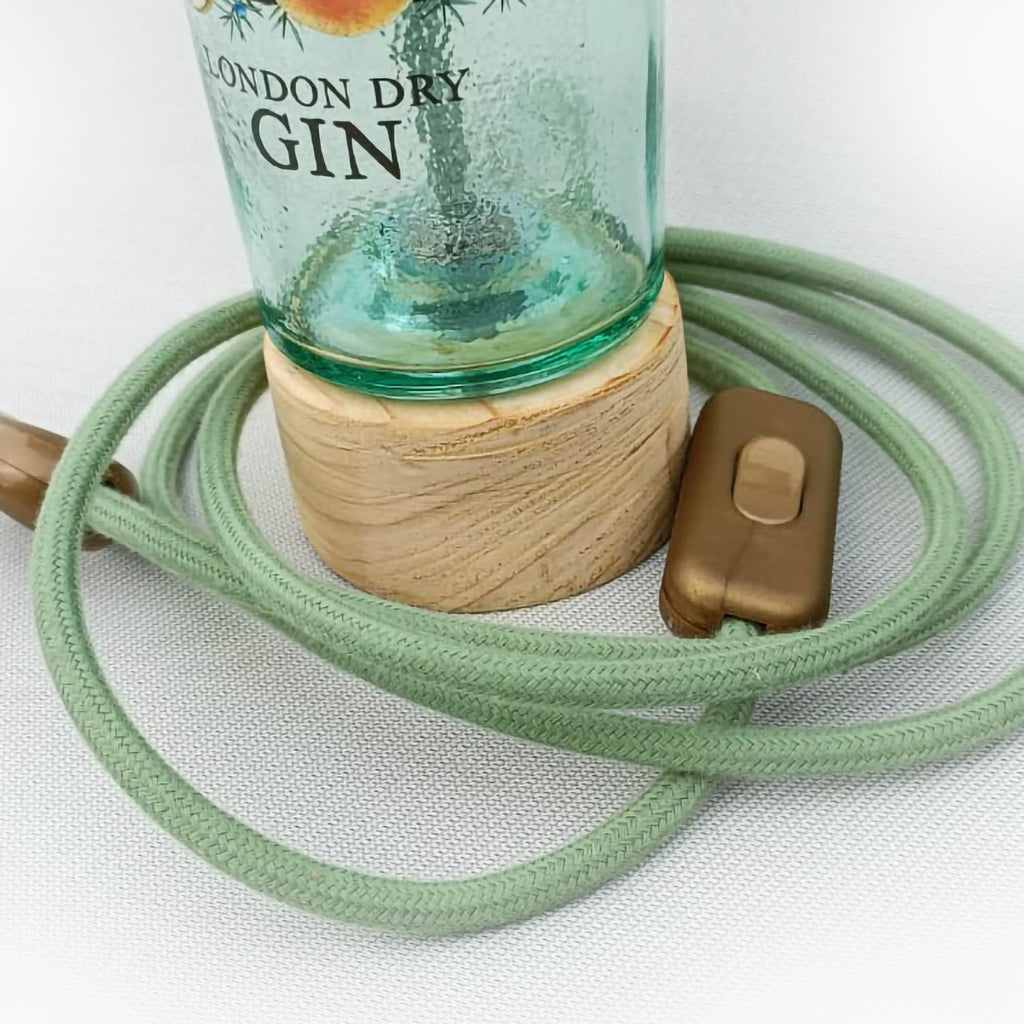 Lampada da tavolo Naturæ Spirits in legno e vetro riciclato, design artigianale made in Italy Dettaglio