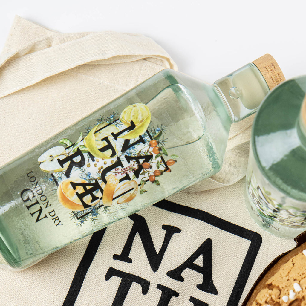 Naturae Spirits Fructetum London Dry Gin agrumato con arancia, bergamotto, ginepro e pepe cubebe.